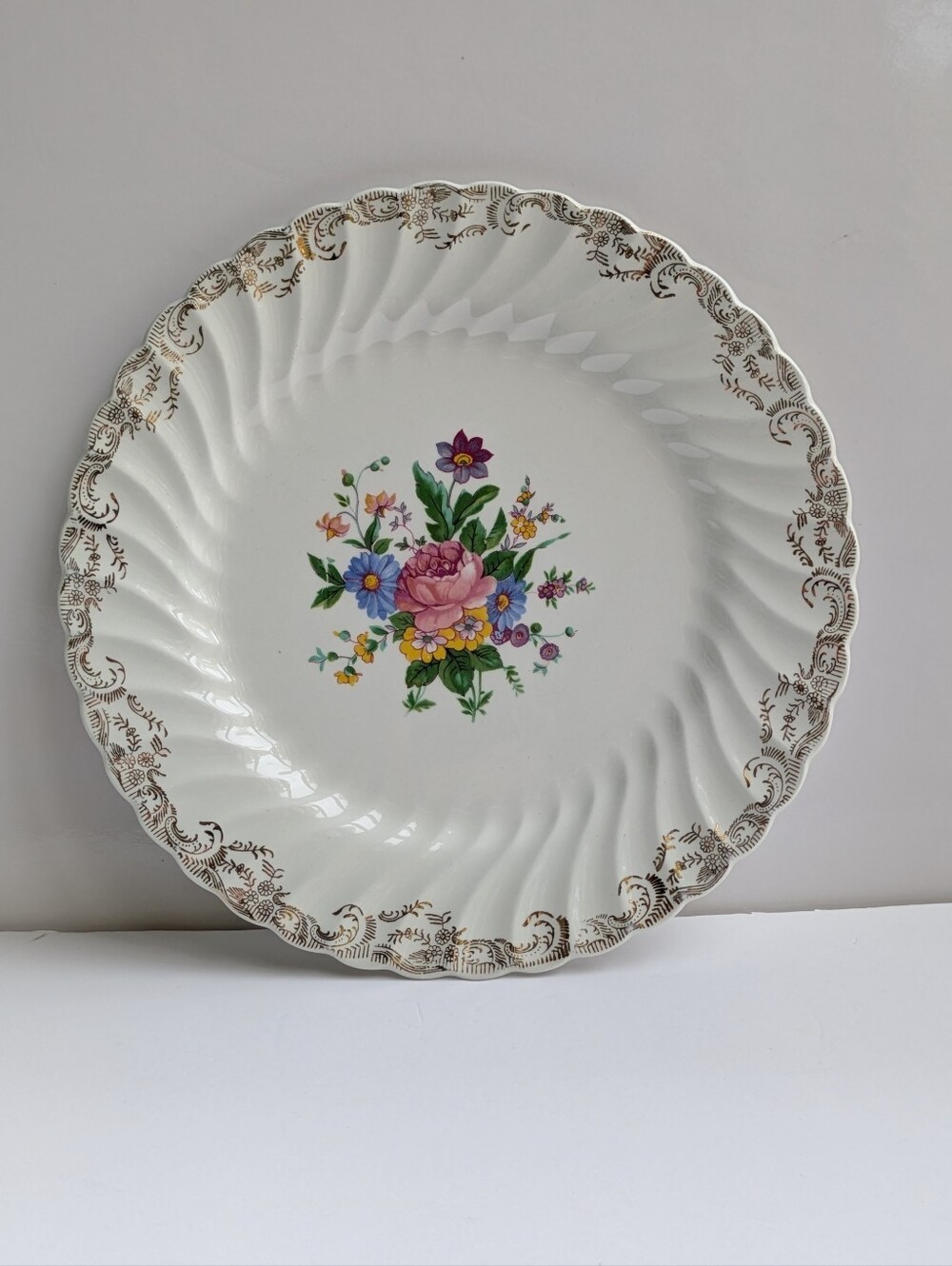 Vintage Dinner Plate Centennial Corsage Gold Trim Johnson Bros Sovereign Pottery